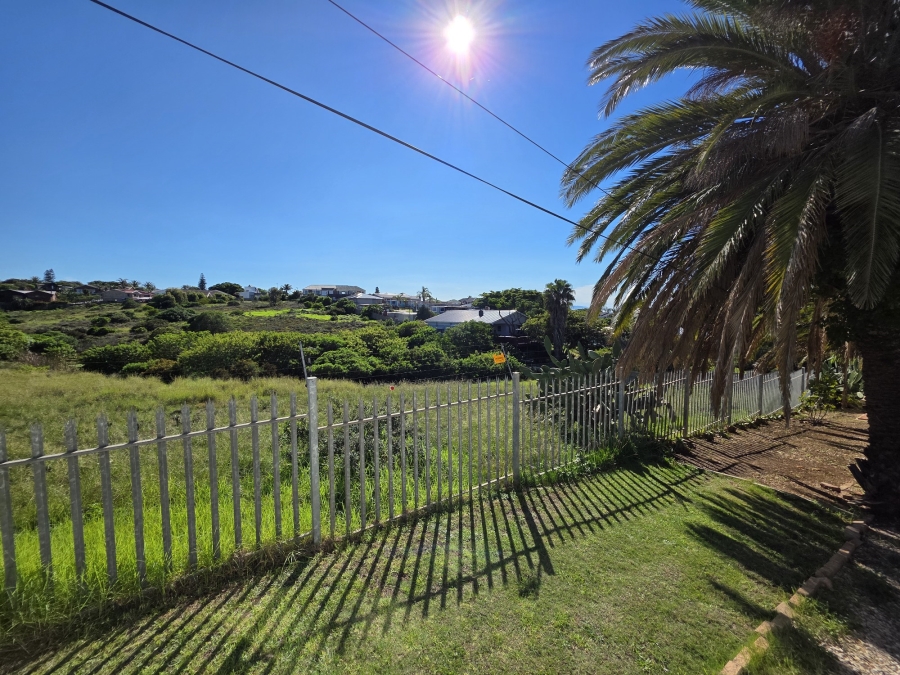 4 Bedroom Property for Sale in C Place Eastern Cape